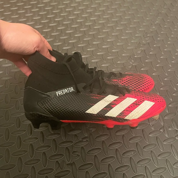 Boys Soccer cleats - Picture 3 of 4